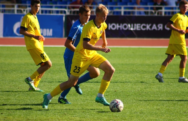 Команды "Ростова" провели три матча в ЮФЛ
